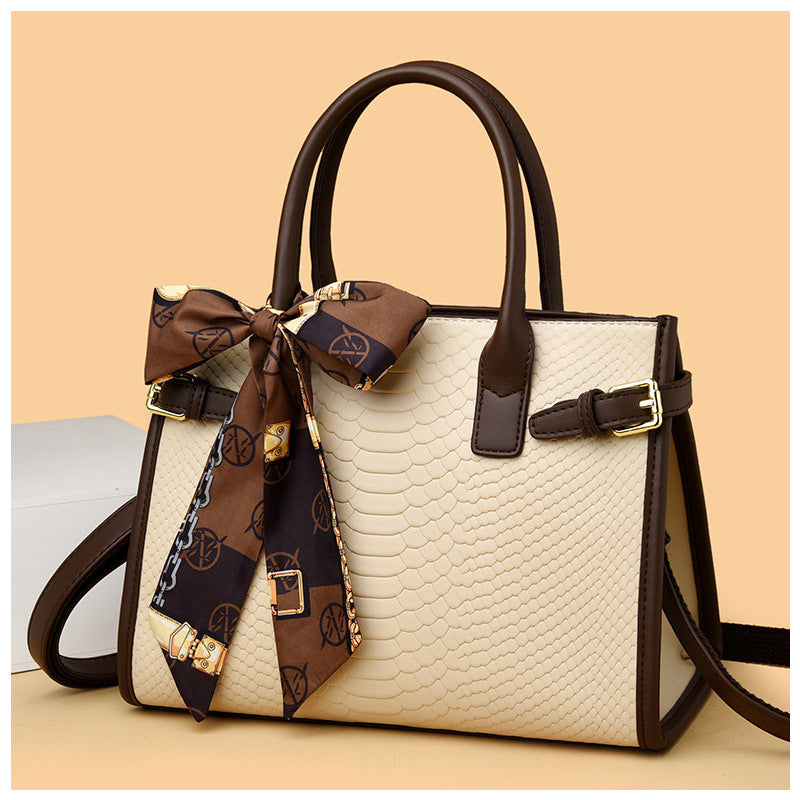 Christy Damen Handtasche mit 3 Fächern aus Kunstleder