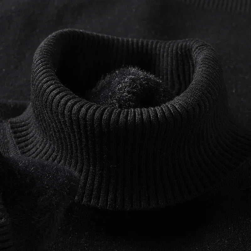 Herren Rollkragenpullover im Feinstrick