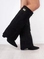 Damen kniehohe Stiefel mit Goldschnalle