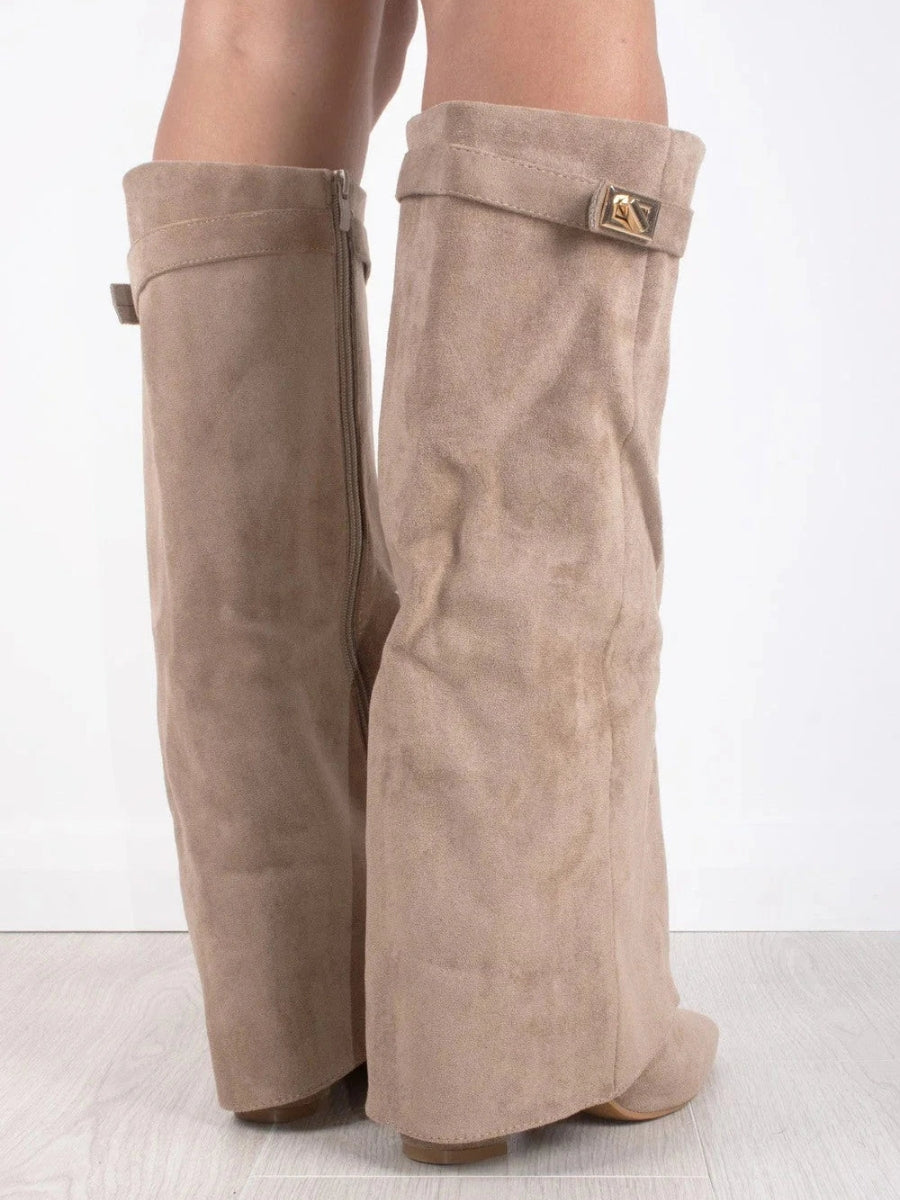 Damen kniehohe Stiefel mit Goldschnalle