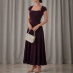 Damen Midikleid mit eckigem Ausschnitt