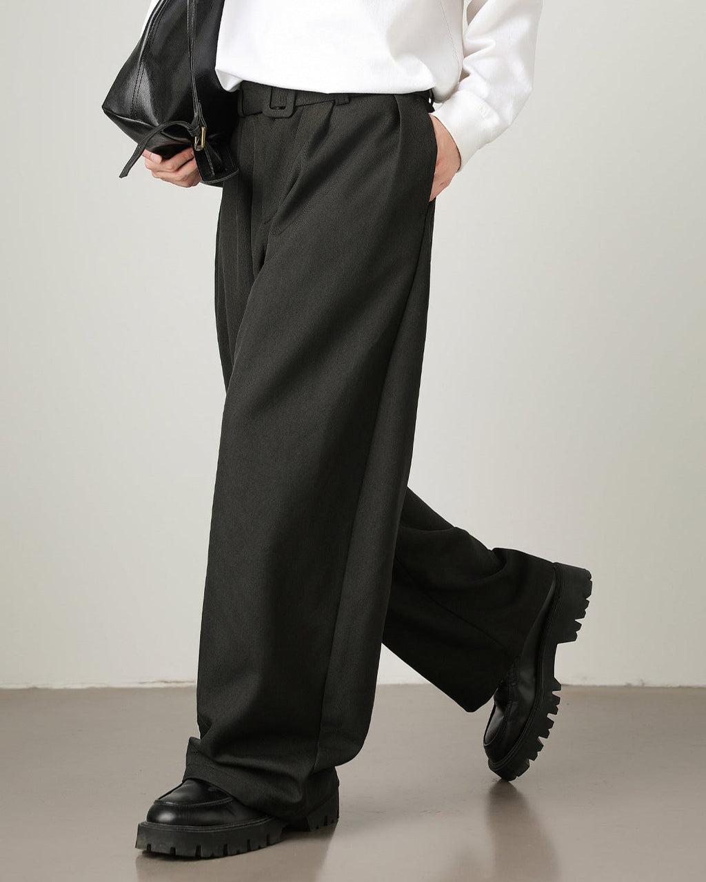 Damen weite Wollhose mit Gürtel