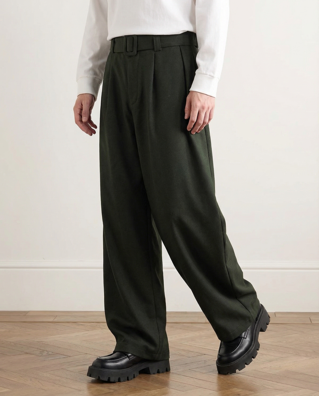 Damen weite Wollhose mit Gürtel