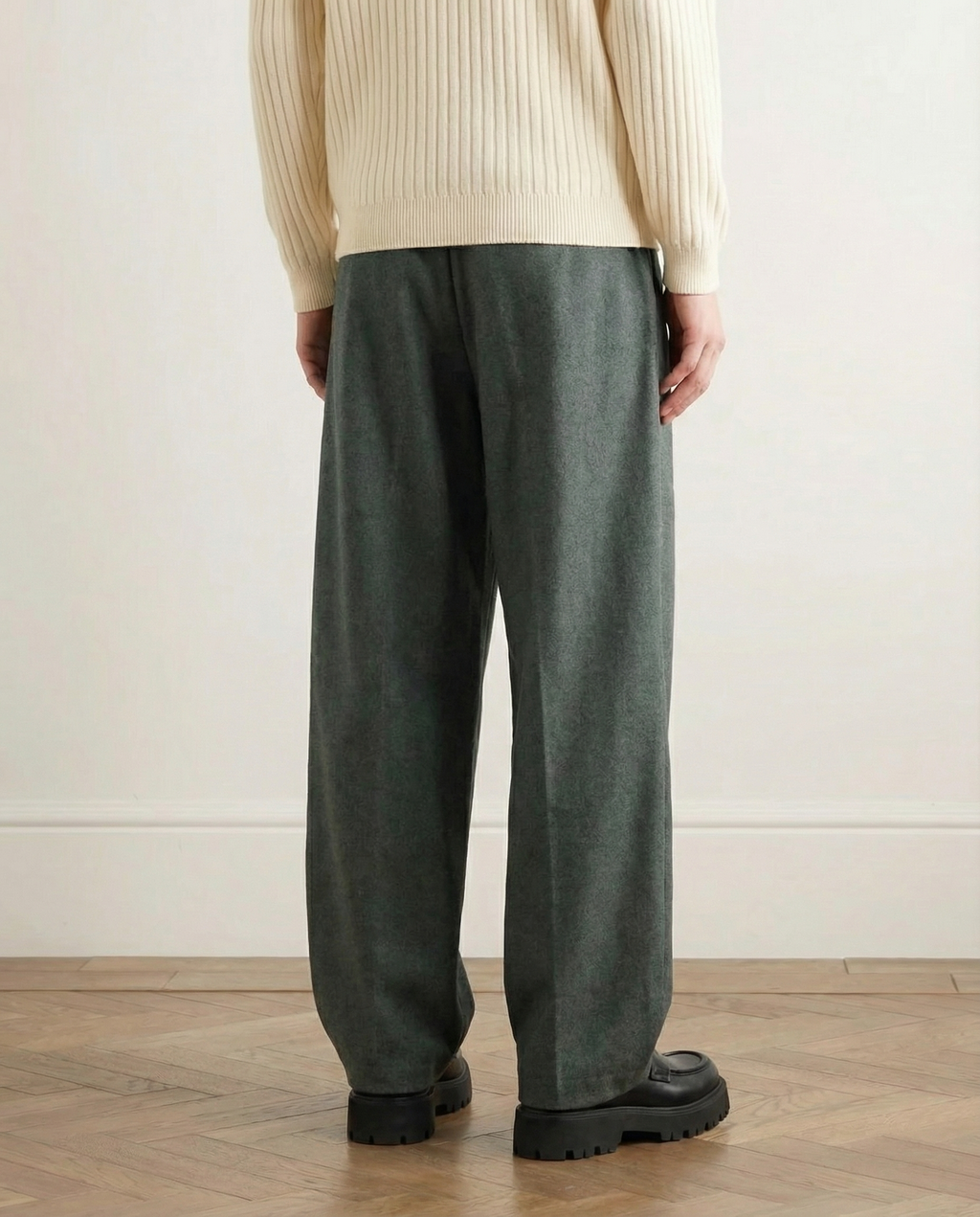 Damen weite Wollhose mit Gürtel