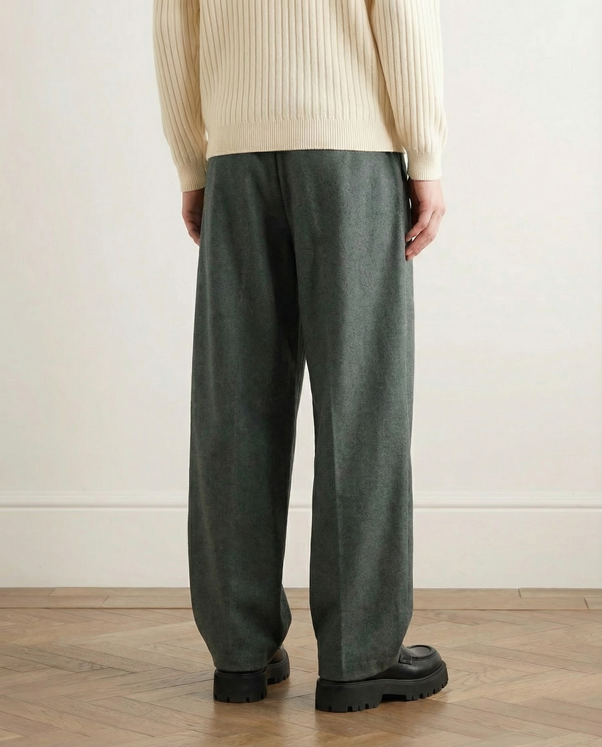 Damen weite Wollhose mit Gürtel